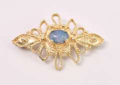 Elegant Opal Broche In 14K Yellow Gold