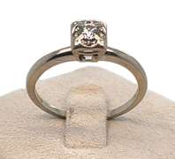 14K WHITE GOLD ENGAGEMENT RING WITH DIAMOND