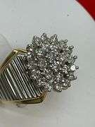 CERTIFIED MINT CONDITION LADIES 14K GOLD AND DIAMOND CLUSTER RING