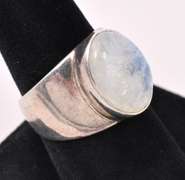 Beautiful Moon Stone Ring In Sterling Silver