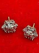 LADIES 14K YELLOW GOLD AND DIAMOND STUD EARRINGS