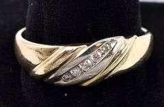 Sturdy Diamond Ring In Yellow Gold