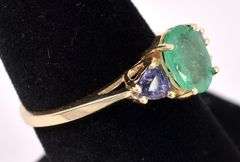 Alluring Emerald And Amethyst Ring In Yellow Gold
