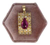 5.0+ CARAT 3 PIECE DIAMOND SET OF EARRINGS, RING AND PENDANT IN 18KT SOLID YELLOW GOLD WITH RUBIES AND DIAMONDS