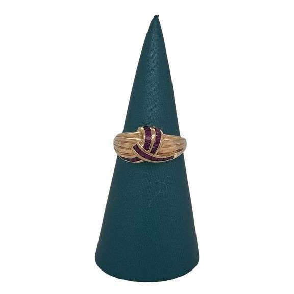 14K YELLOW GOLD RING WITH PINK STONES