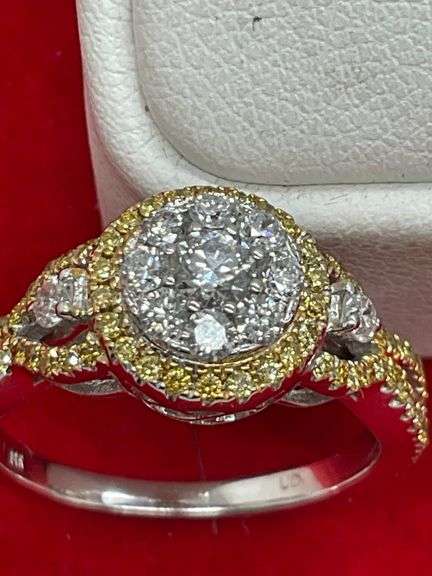 CERTIFIED NEVER WORN LADIES 14K WHITE GOLD AND DIAMOND RING