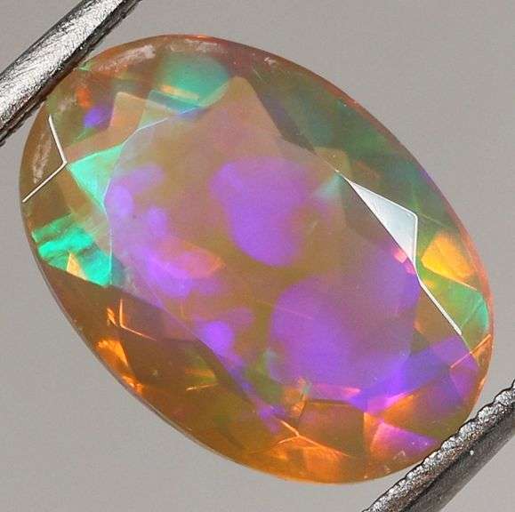 Absolutely stunning 1.98ct jelly Opal