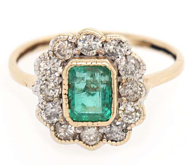 Vintage 0.65ct Emerald Cut Emerald and 0.75ctw Diamond Scalloped Frame Ring in 14K