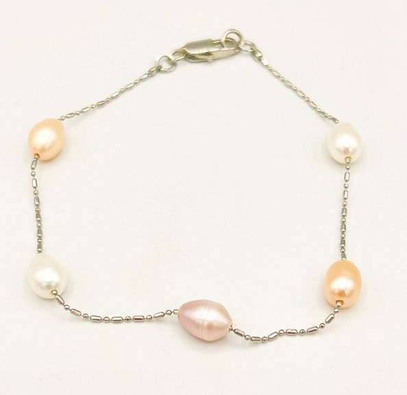 Beautiful Pink Pearl Station Bracelet