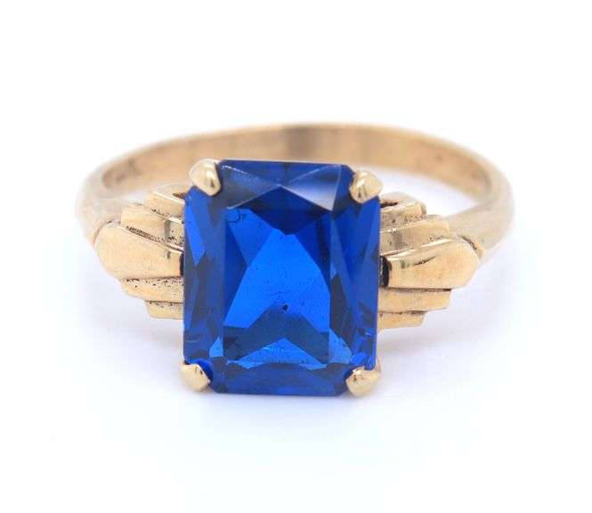 10KT Yellow Gold Beautiful Emerald Cud Blue Spinel Ring