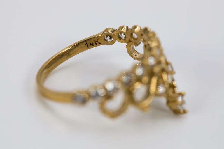 14k Yellow Gold Princess Crown w/ White CZ's Ring Size 7