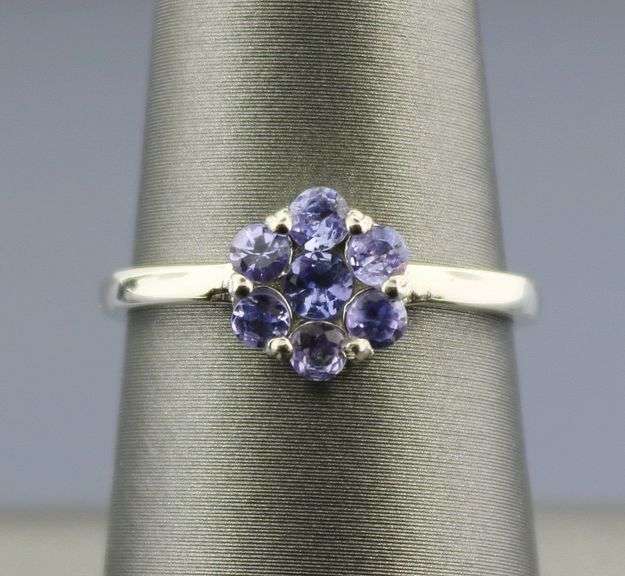 Gorgeous Tanzanite size 7.5 ring set in sterling