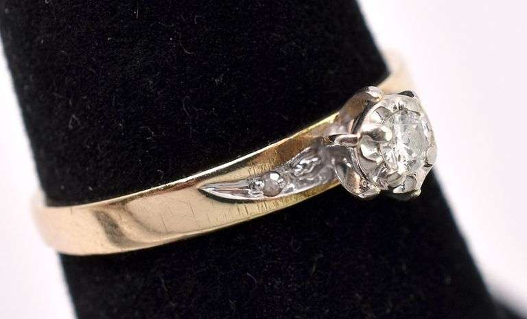 Divine Diamond Ring In Yellow Gold