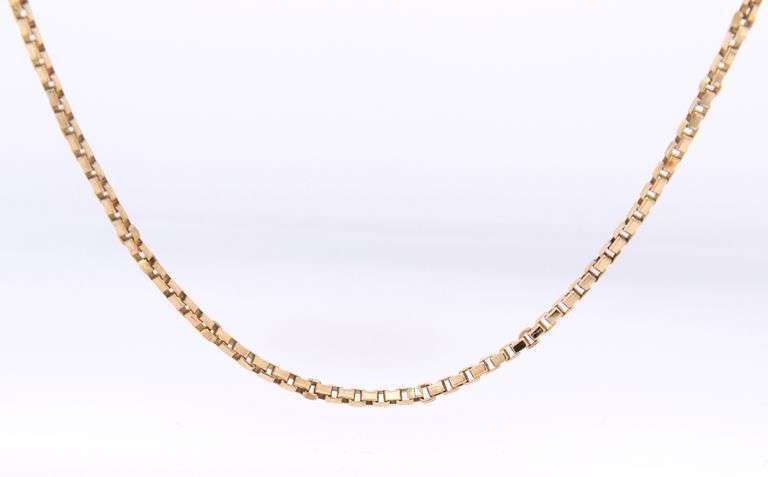 Elegant 18kt Yellow Gold Box Chain Necklace