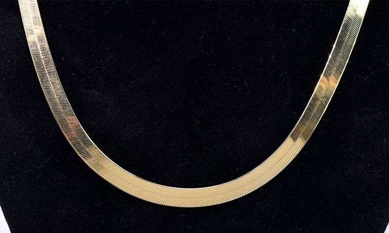 Marvelous Herring Bone Chain Necklace In 14K Yellow Gold