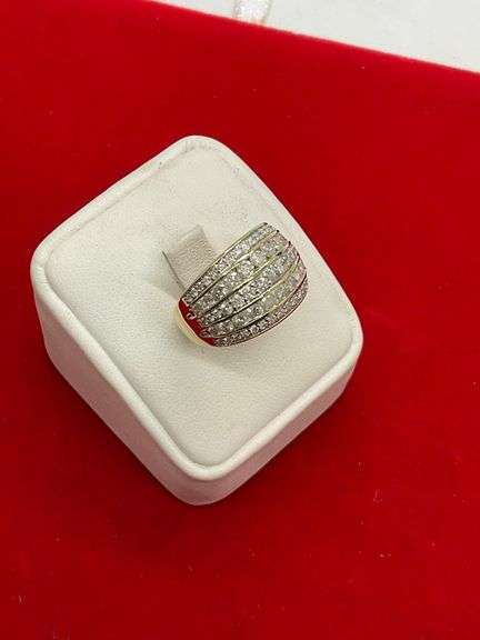 CERTIFIED BRAND NEW  14K GOLD AND DIAMOND BAND / RING