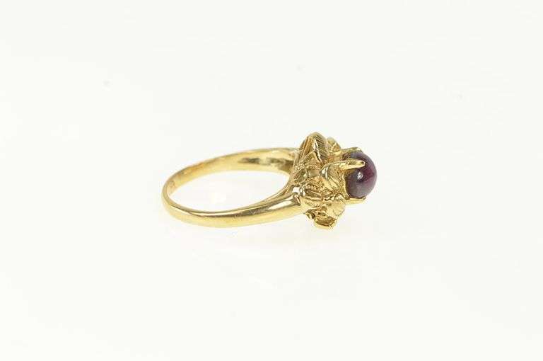 14K Yellow Gold 1960's Natural Star Ruby Leaf Design Vintage Ring