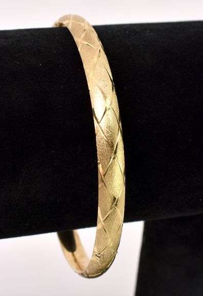 Divine 14K Yellow Gold Hinged Bracelet