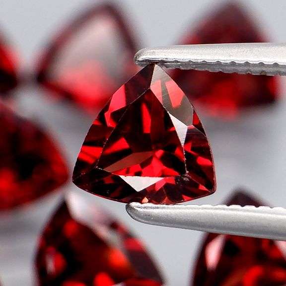 Premium 7.19ct trillion cut cherry red Garnet set
