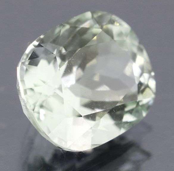 Firey 4.97ct natural platinum green Amethyst