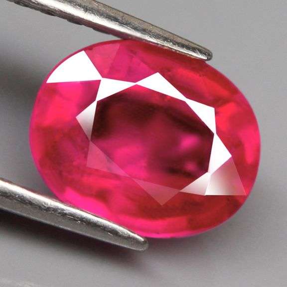 Stunning 2.65ct reddish pink Ruby