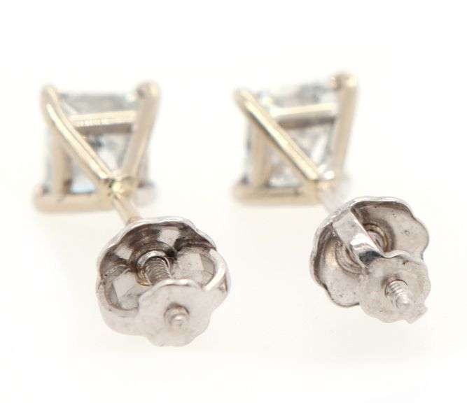 0.89ctw Princess Diamond Solitaire Stud Earrings in 14K