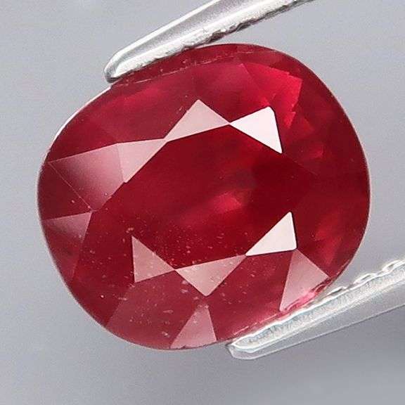 Striking 3.65ct raspberry red Rhodolite Garnet