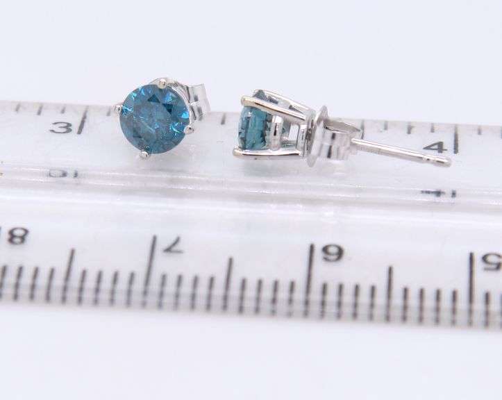 Stunning White Gold approximate 0.75ctw IR Teal Diamond Stud Earrings
