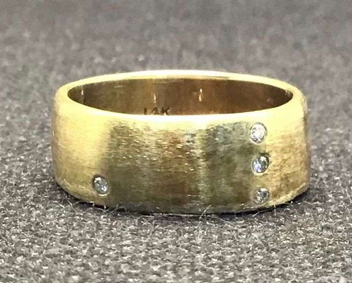MINIMALISTIC AND ELEGANT 14K YELLOW GOLD RING