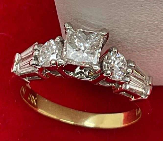 CERTIFIED LADIES 18K WHITE GOLD AND DIAMOND RING