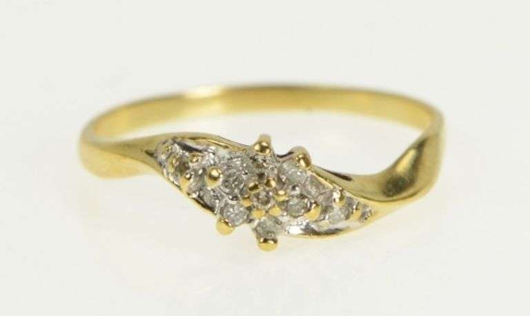 10K Yellow Gold Flower Diamond Round Cluster Vintage Ring