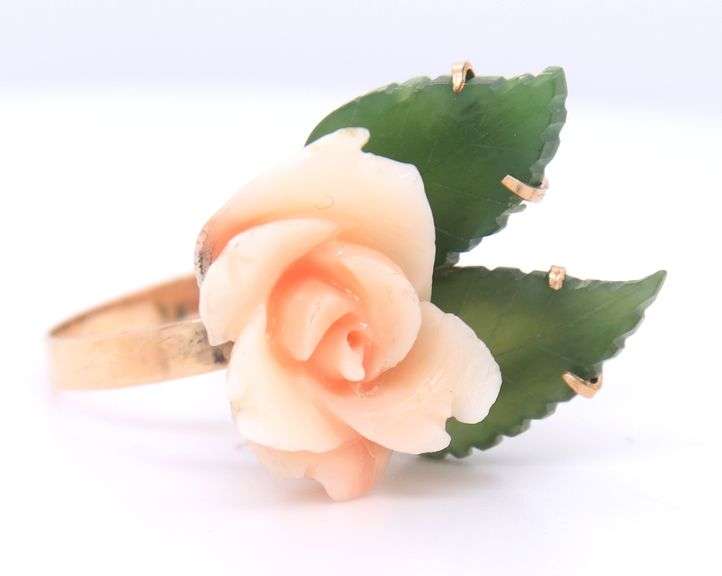 Set of Rose Collection Ring and Earrings in Yellow Gold