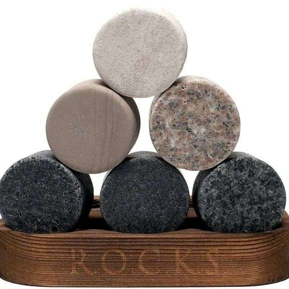 Whiskey Chilling Stones Gift Set With 2 Crystal Glasses