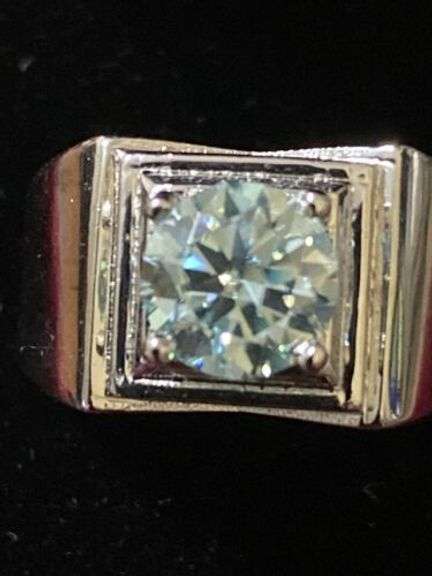 Men's Sparkling 2.35 Ct Fire Moissanite Ring