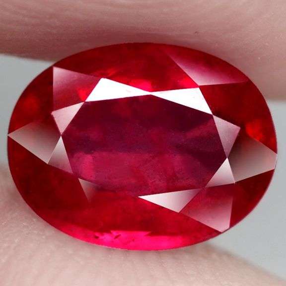 Glistening 3.32ct blood red Ruby