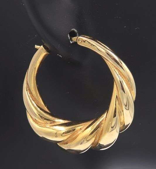 Beauitful 18kt Yellow Gold Twisted Hoop Earrings
