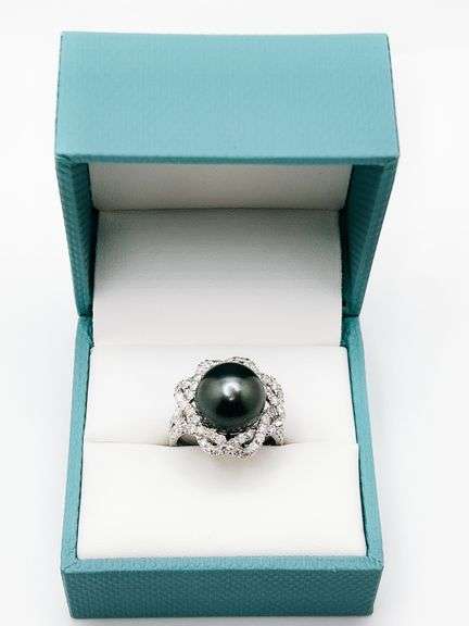 18KT SOLID GOLD, TAHITIAN PEARL, & DIAMOND RING