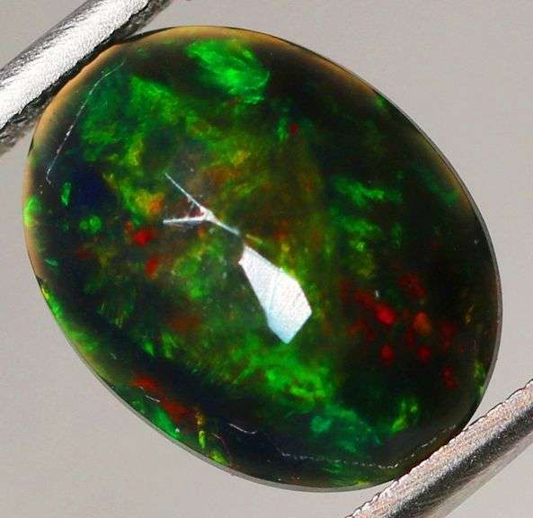 Non-stop smoldering 1.76ct Welo Black Opal