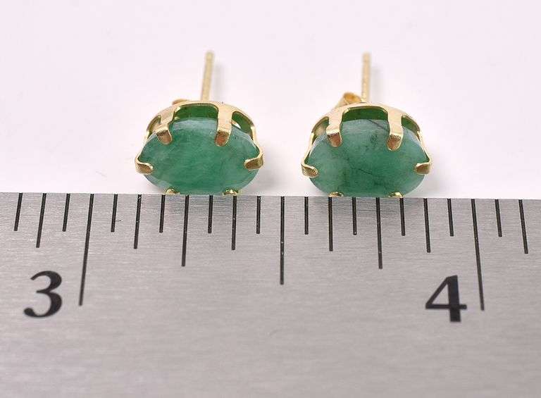 Pretty Emerald Stud Earrings In 14K Yellow Gold