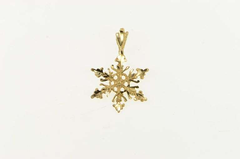 14K Yellow Gold Diamond Cut Snow Flake Winter Motif Charm/Pendant