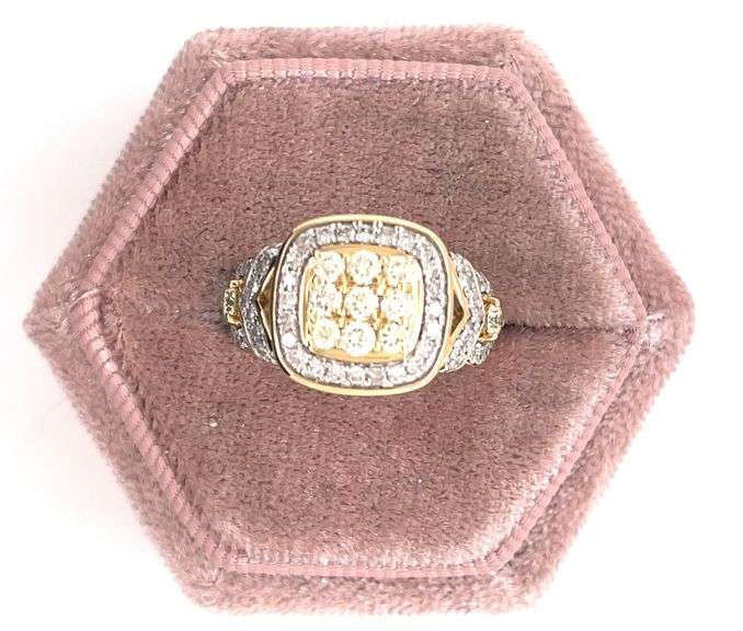 10K YELLOW GOLD RING WITH DIAMONDS