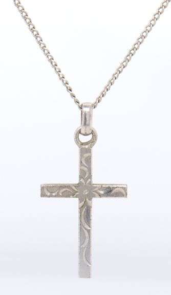Vintage Sterling Silver Cross Pendant on Chain