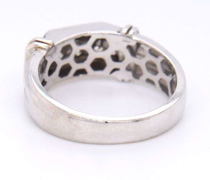 Gent's White Gold approximate 0.50ctw Diamond Two Tone Ring