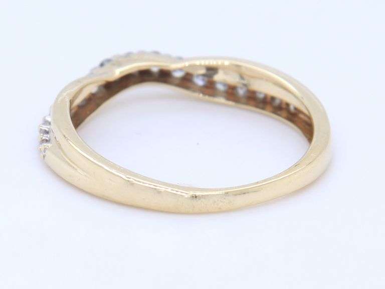 Gorgeous Yellow Gold Diamond Curved Band