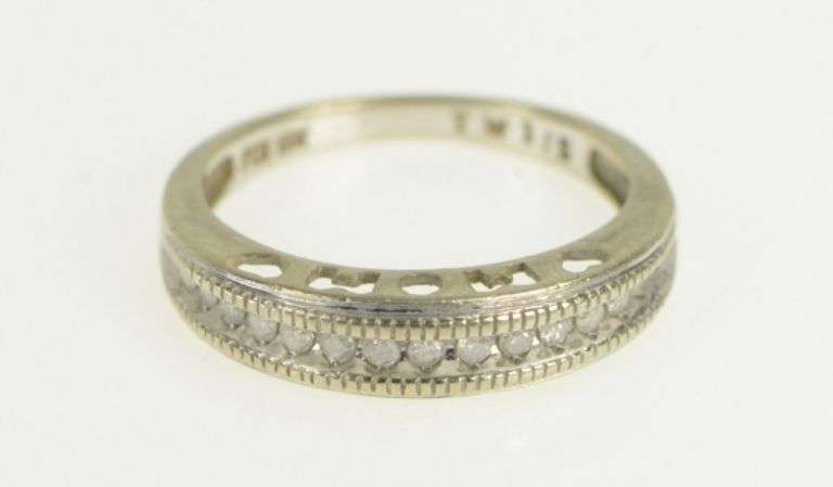 10K White Gold 0.20 Ctw Diamond Mom Mother's Day Band Ring
