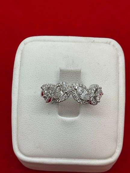 CERTIFIED LADIES 14K WHITE GOLD AND DIAMOND RING