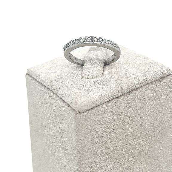 PLATINUM RING WITH DIAMONDS