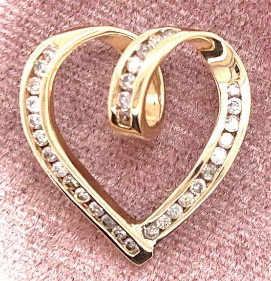 10K GOLD HEART CHARM WITH DIAMONDS