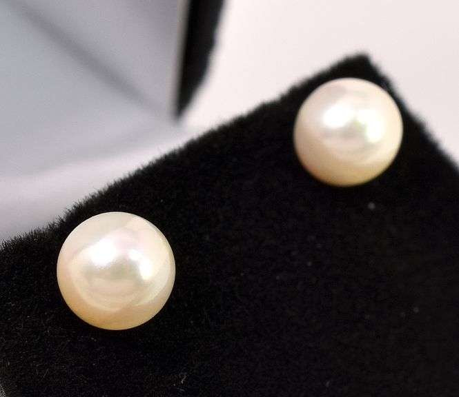 Admirable Pearl Earrings In 14K Yellow Gold