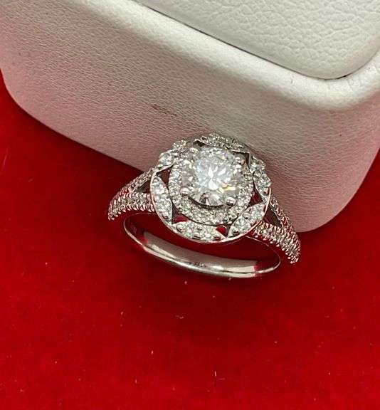 CERTIFIED BRAND NEW LADIES DIAMOND RING